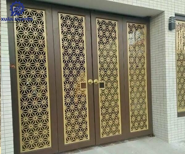 Mẫu cửa cổng sắt 4 cánh đẹp