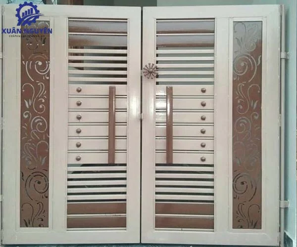 Mẫu cửa cổng sắt hộp 2 cánh biệt thự