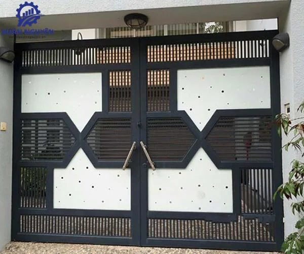 Mẫu cổng sắt CNC mỹ thuật 2 cánh đơn giản