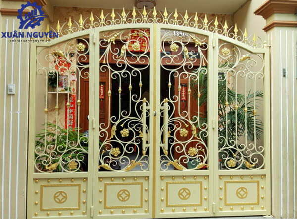 Mẫu cổng sắt 4 cánh đẹp, tinh tế