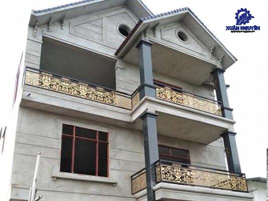 Lan can ban công sắt CNC